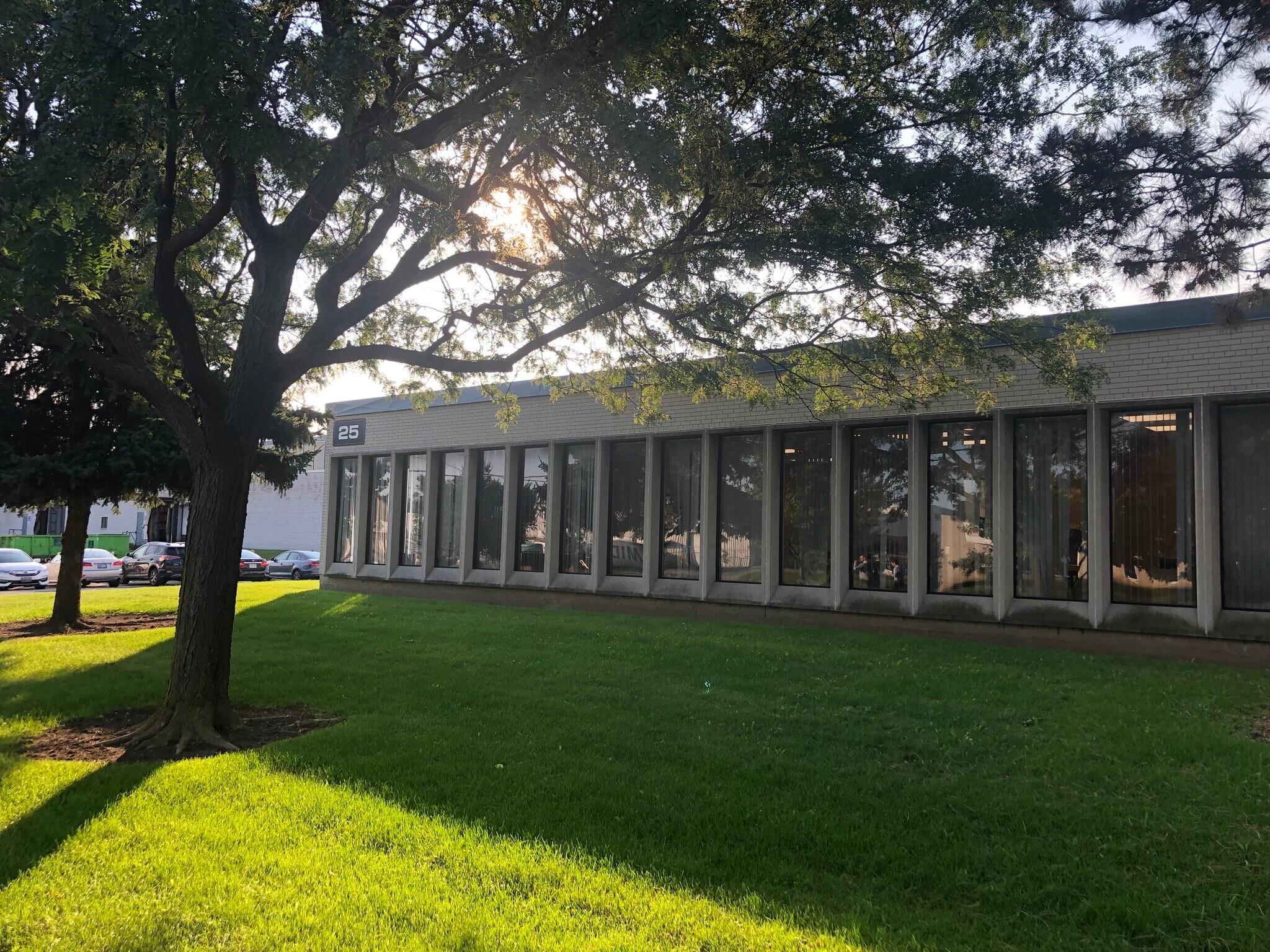 25 Worcester Rd, Toronto, ON à vendre Photo du bâtiment- Image 1 de 1