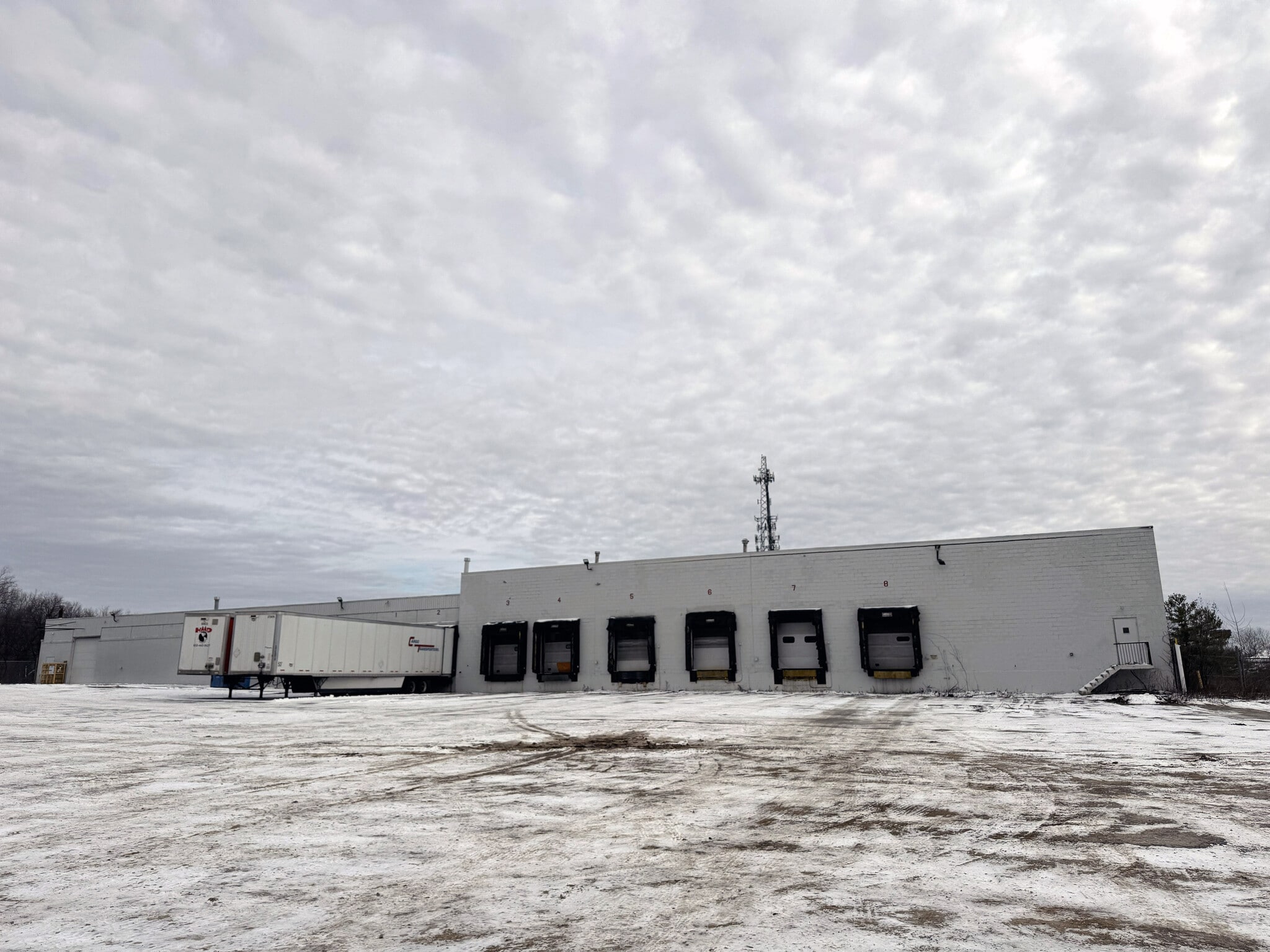 880 W Waterloo Rd, Akron, OH for lease Building Photo- Image 1 of 7