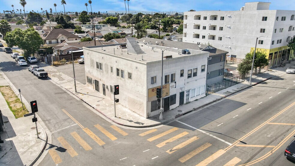 7675-7679 S San Pedro St, Los Angeles, CA à vendre - Photo du bâtiment - Image 2 de 11