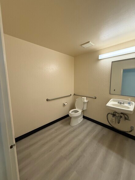 38003 Mission Blvd, Fremont, CA à louer - Photo du bâtiment - Image 3 de 12