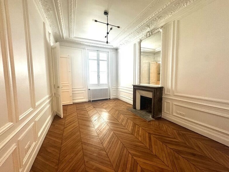 33 Rue De La Bienfaisance, Paris à vendre - Photo intérieure - Image 2 de 10
