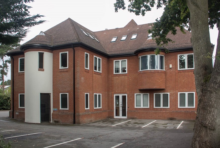 The Square, Lightwater à louer - Photo du bâtiment - Image 2 de 8