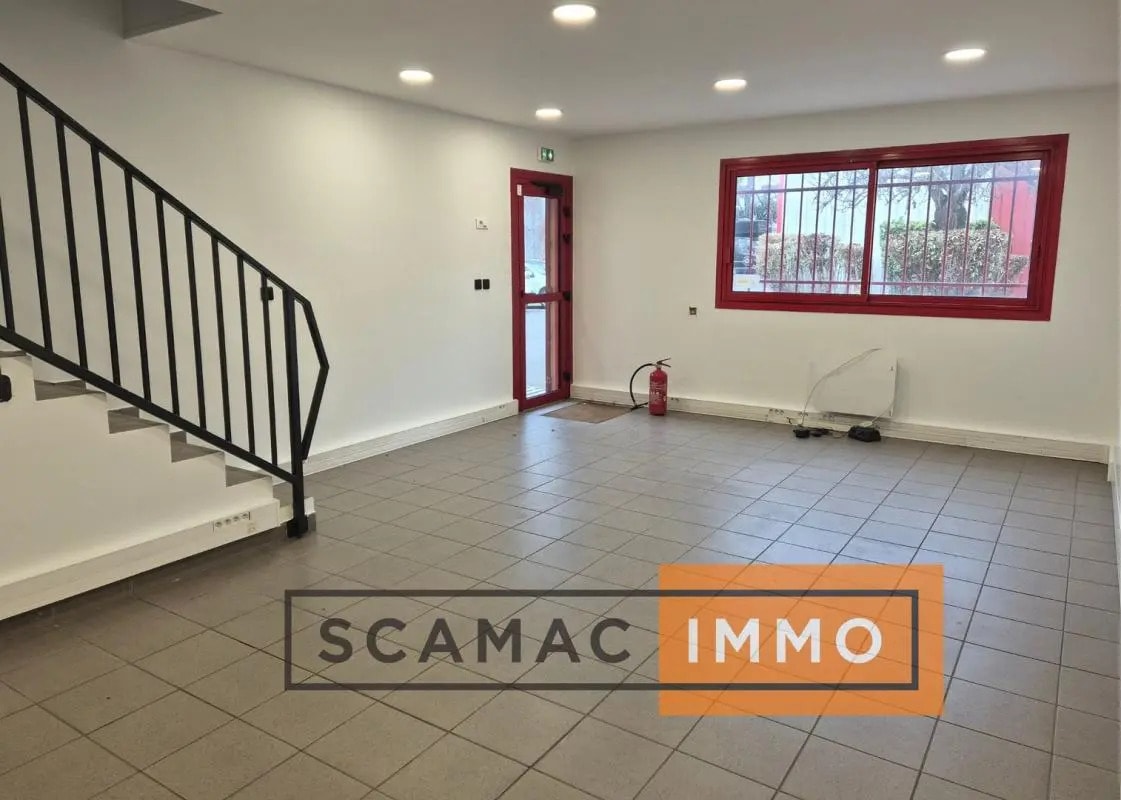 Office in Mitry-Mory for lease Building Photo- Image 1 of 6