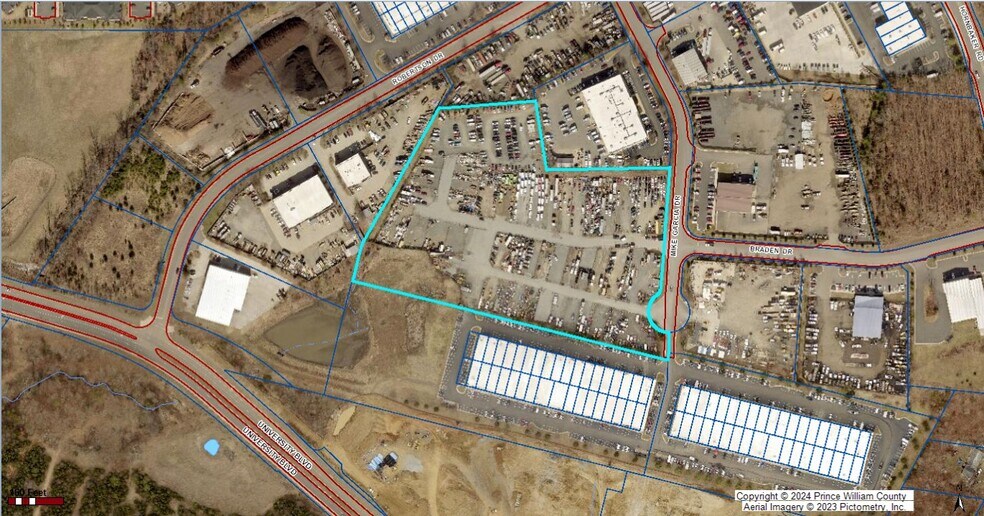 9150 Mike Garcia Dr, Manassas, VA à louer - Photo du bâtiment - Image 2 de 3