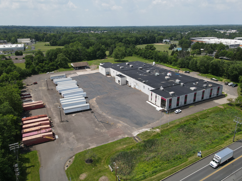 92 County Line Rd, Colmar, PA à louer - Photo du bâtiment - Image 3 de 7