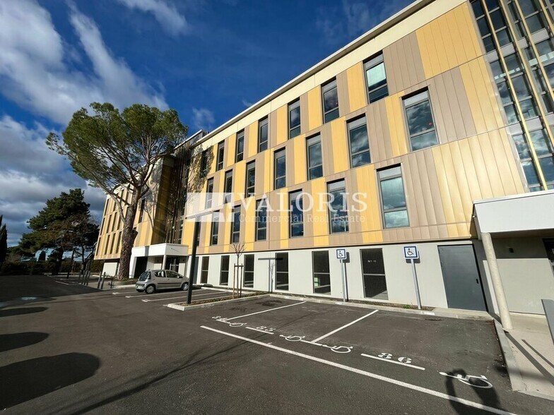 Rue Frédéric Joliot Curie, Aix-en-Provence à louer - Photo du bâtiment - Image 2 de 19