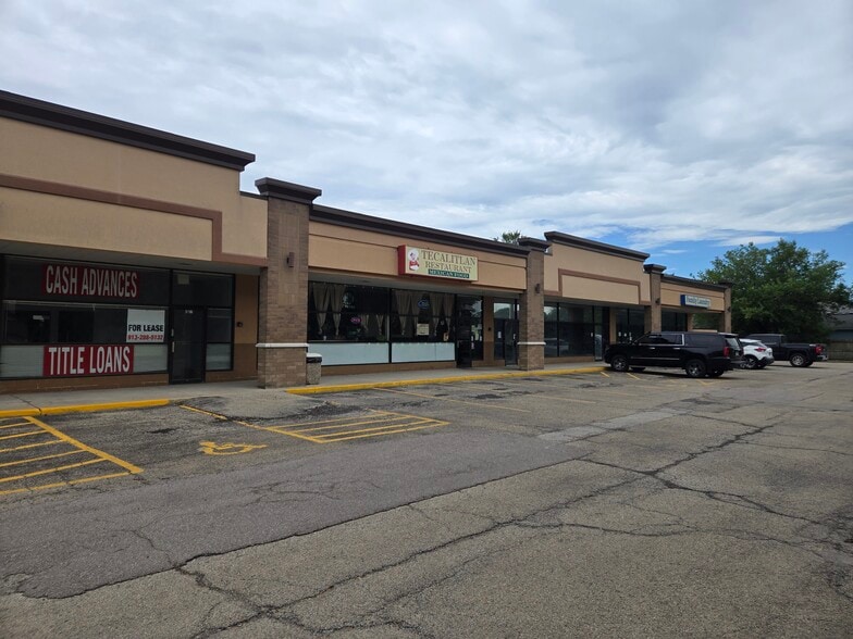 320 Eagle Dr, Rochelle, IL for lease - Building Photo - Image 2 of 4