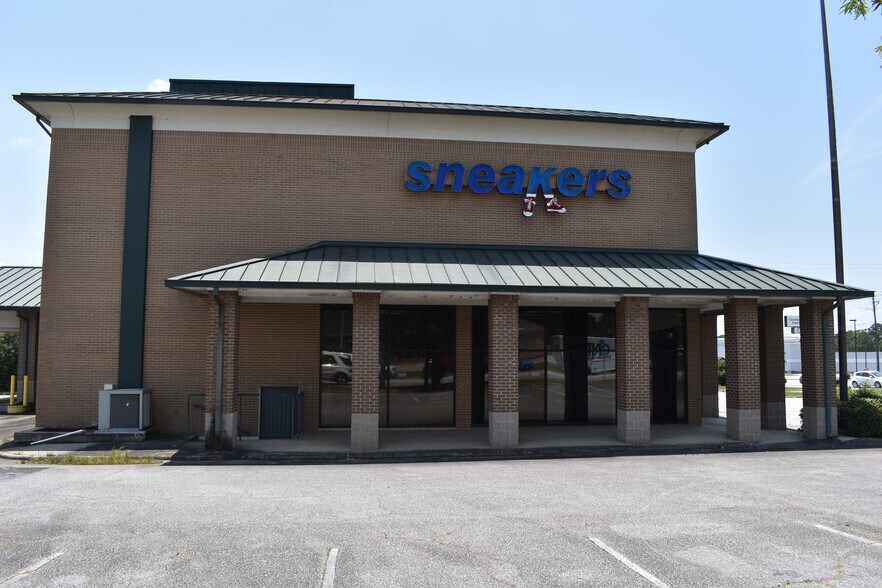 5710 Veterans Pky, Columbus, GA à vendre - Photo du bâtiment - Image 3 de 10