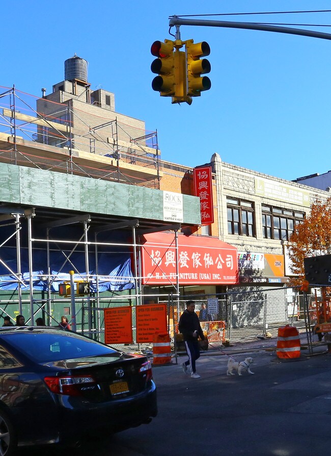 More details for 292 Grand St, New York, NY - Retail for Lease