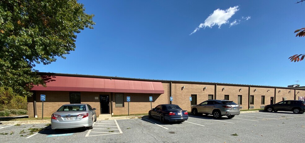 3706 Crondall Ln, Owings Mills, MD à louer - Photo du bâtiment - Image 1 de 21