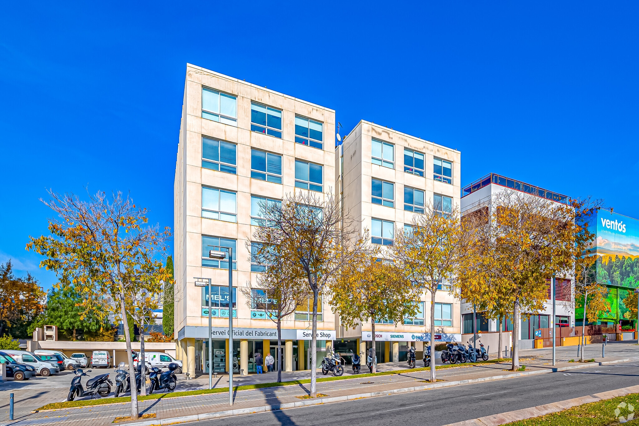 Carretera Reial, 122, Sant Just Desvern, Barcelona for lease Primary Photo- Image 1 of 5