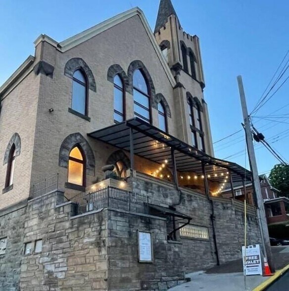 211 Kenmawr Ave, Braddock, PA à vendre - Photo du bâtiment - Image 1 de 23