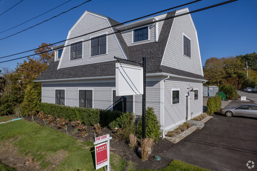 985 Aquidneck Ave, Middletown, RI for sale - Primary Photo - Image 1 of 1