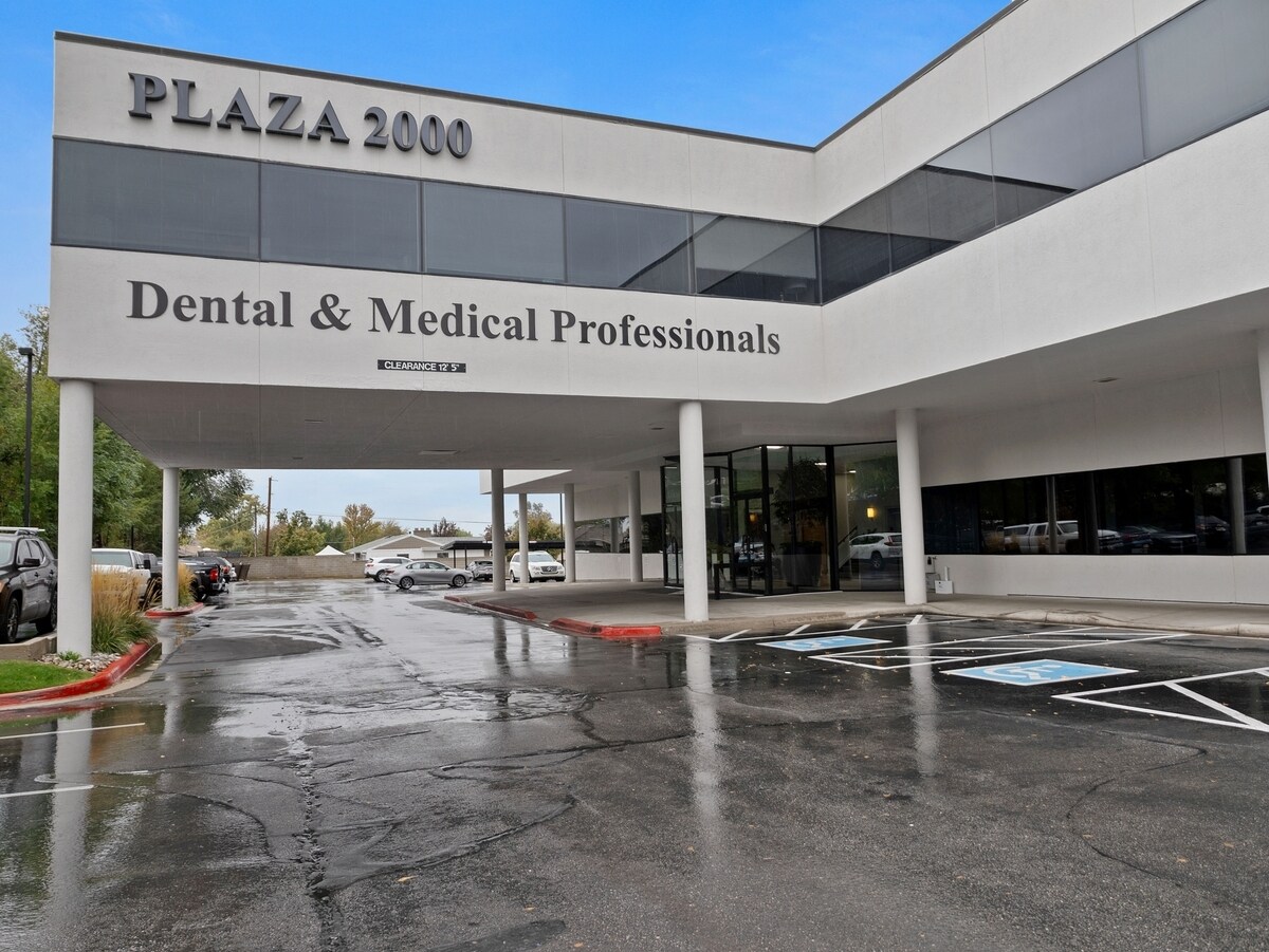 7138 S Highland Dr, Salt Lake City, UT for lease Primary Photo- Image 1 of 12