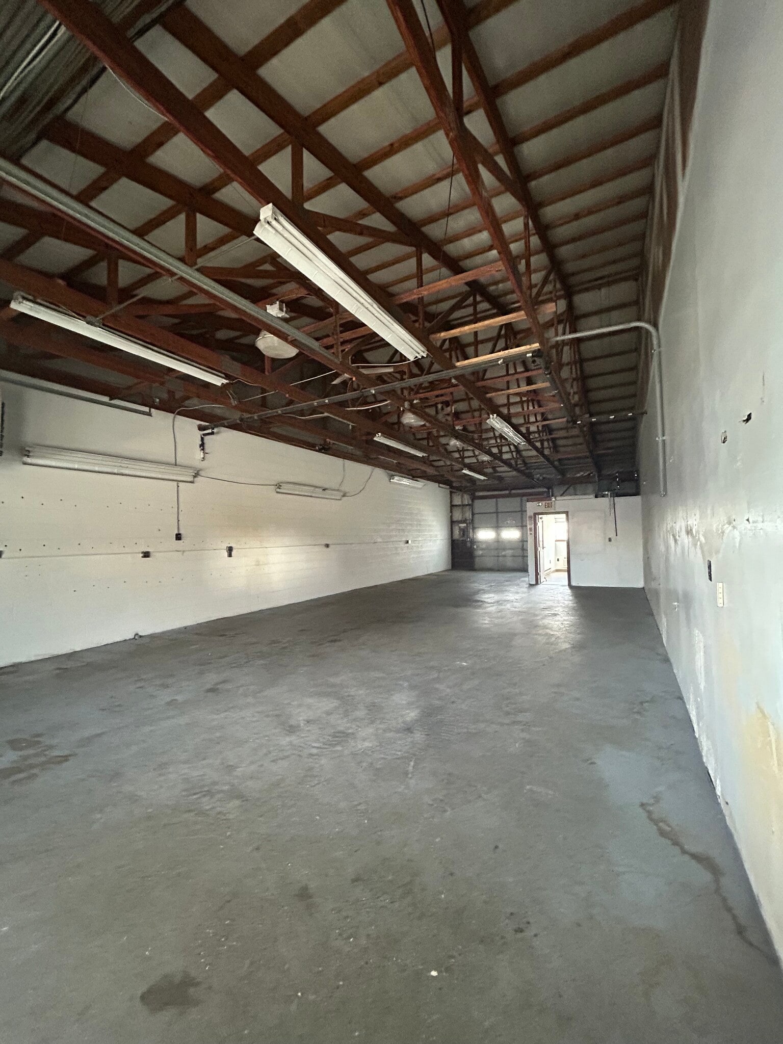 950 Ridge Rd, Claymont, DE for lease Interior Photo- Image 1 of 4