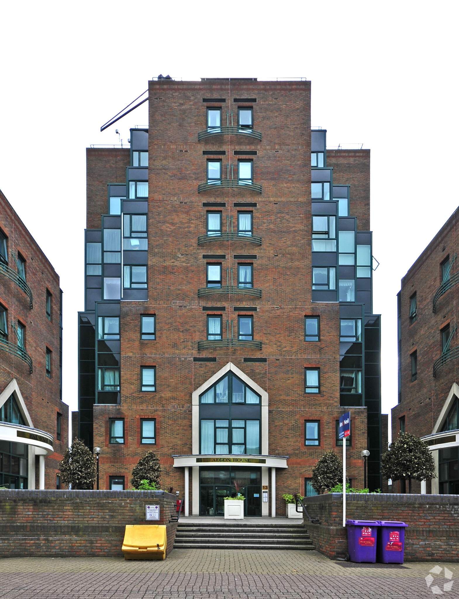 13 Lanark Sq, London for sale Primary Photo- Image 1 of 3