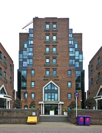 Plus de détails pour 13 Lanark Sq, Londres - Bureau à louer