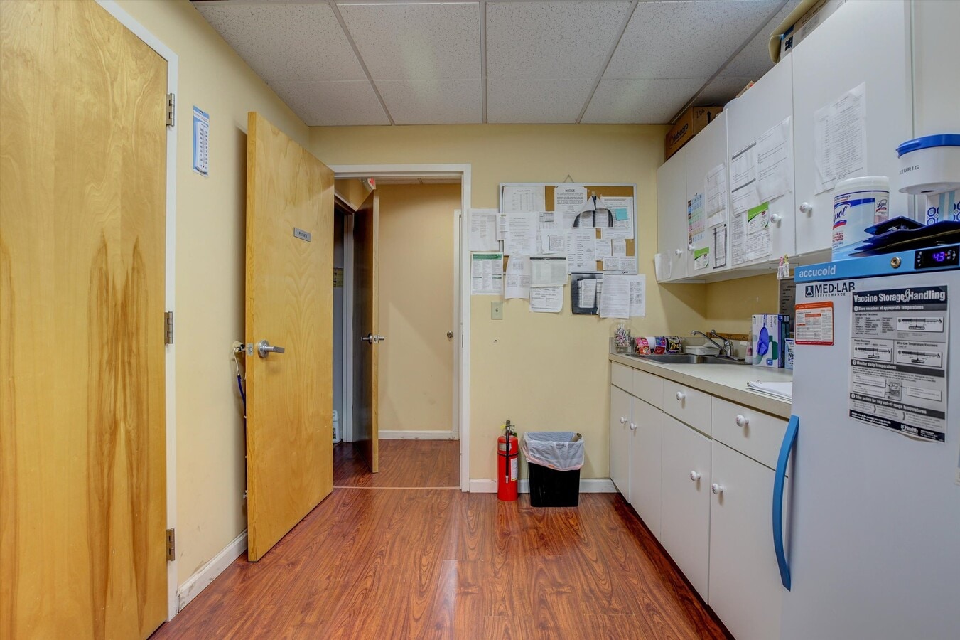 215-236 Bridge St, Metuchen, NJ 08840 - Unité 206 - - Photo intérieure - Image 2 of 17