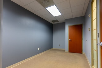 7001 Heritage Village Plz, Gainesville, VA for lease Interior Photo- Image 2 of 24