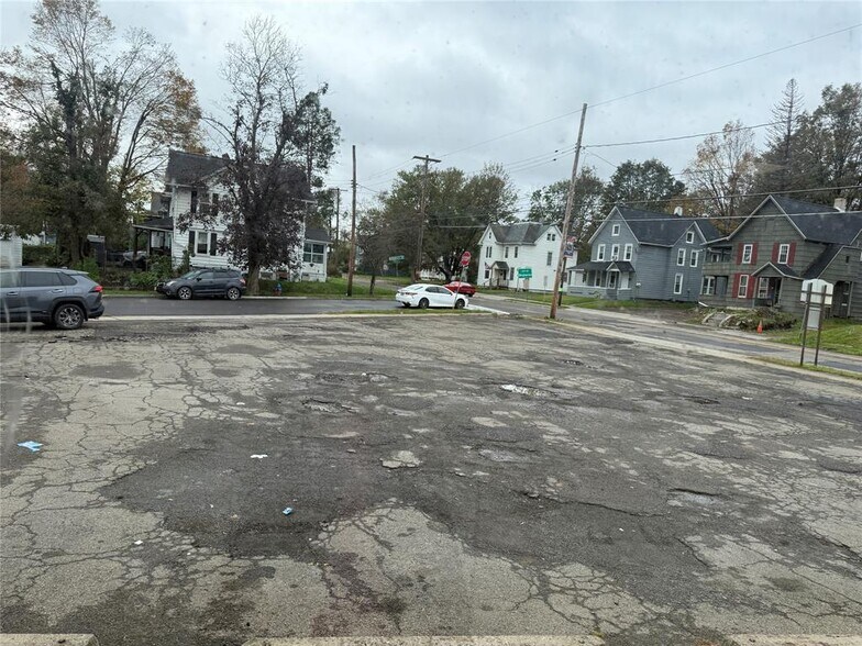 638 Chenango St, Binghamton, NY for sale - Building Photo - Image 2 of 4