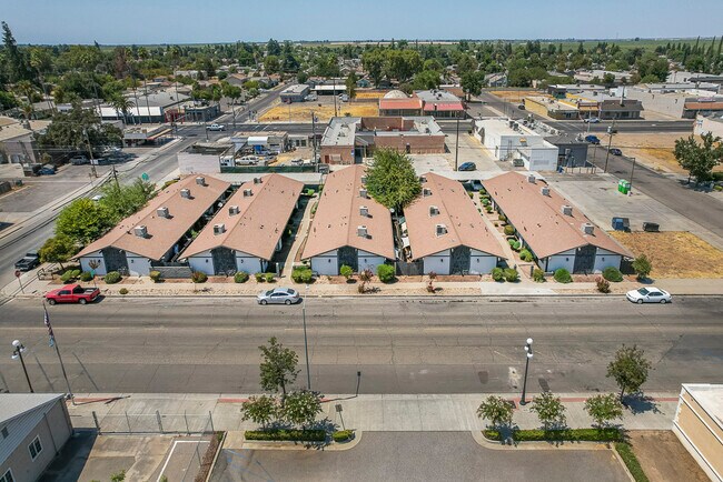 Plus de détails pour 408 Trinity Ave, Chowchilla, CA - Multi-résidentiel à vendre