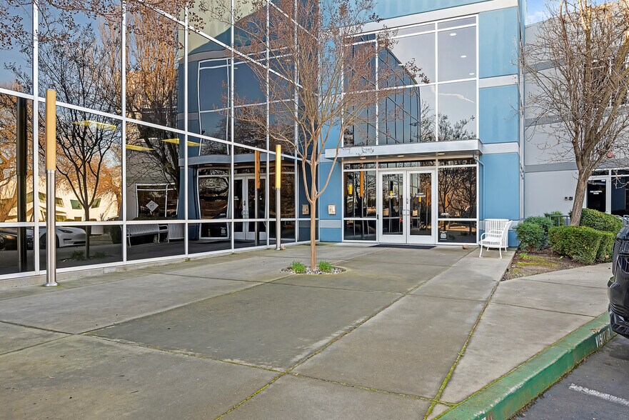 9355 E Stockton Blvd, Elk Grove, CA à vendre - Photo du bâtiment - Image 3 de 27