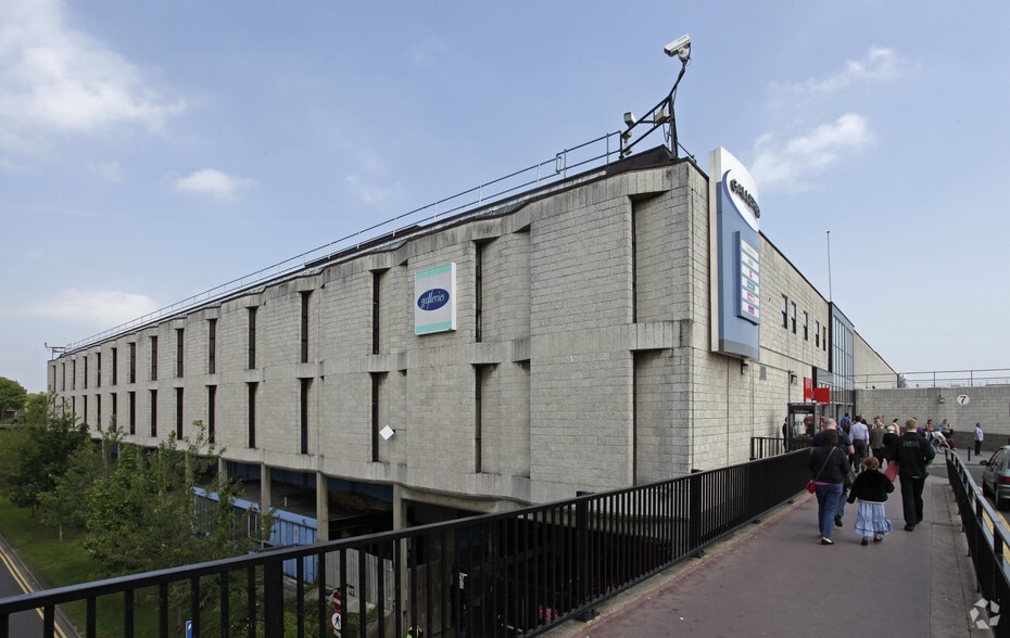 Washington Centre, Washington for lease - Building Photo - Image 2 of 9