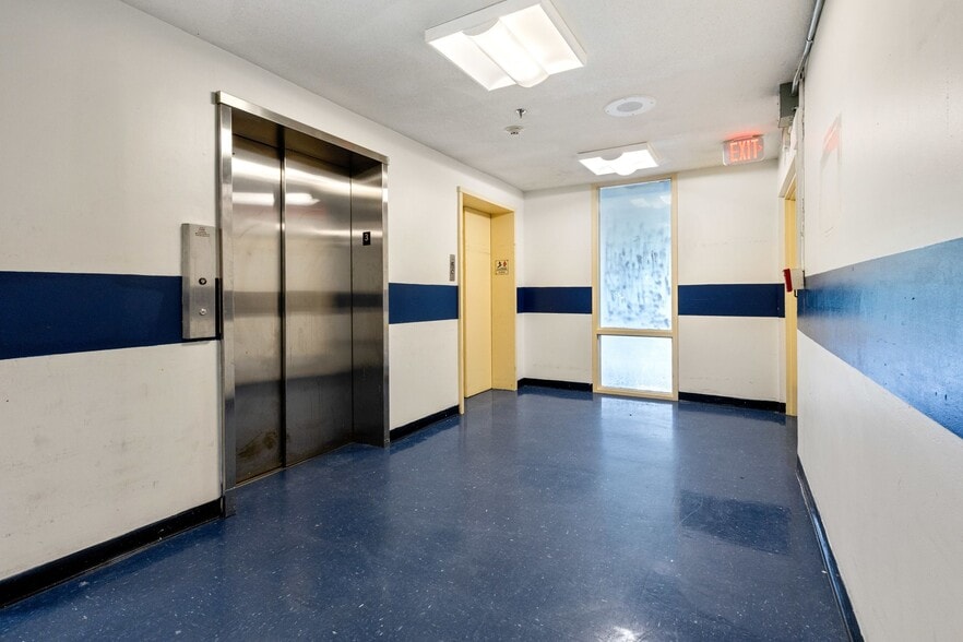110-120 Fisher Ave, Boston, MA for lease - Building Photo - Image 3 of 43