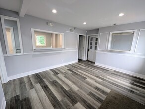 1S085 Summit Ave, Oakbrook Terrace, IL for lease Interior Photo- Image 2 of 16