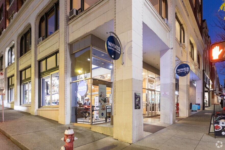 713 Columbia St, New Westminster, BC à vendre - Photo du bâtiment - Image 3 de 5