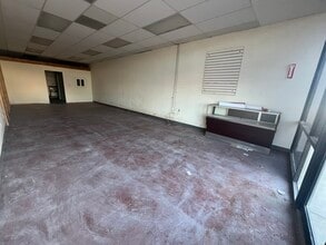 10222 N 43rd Ave, Glendale, AZ for lease Interior Photo- Image 2 of 3