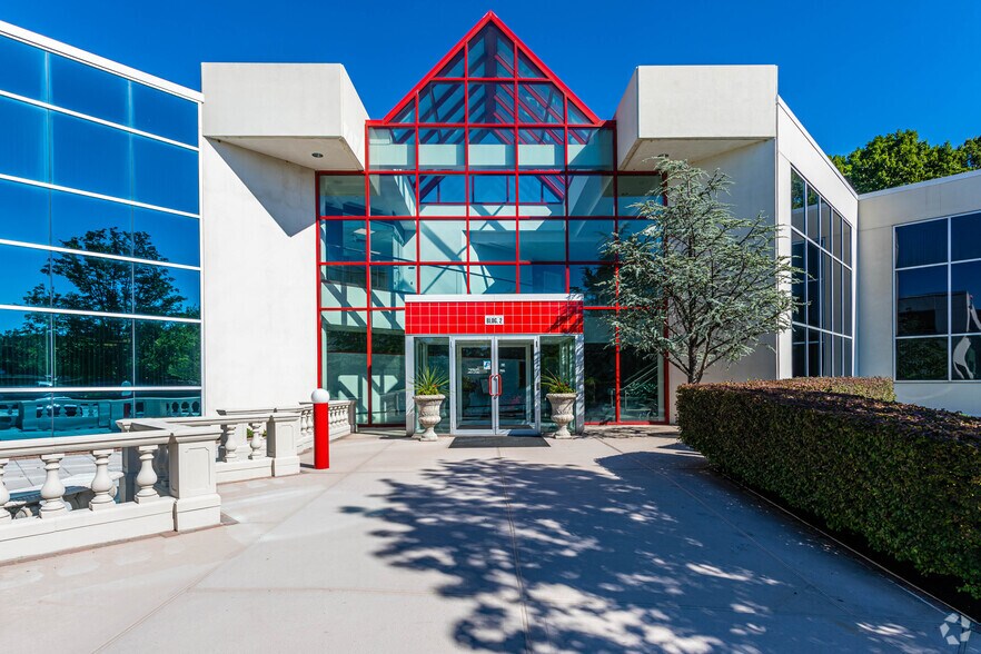 1301 State Route 36, Hazlet, NJ à louer - Photo du bâtiment - Image 2 de 28