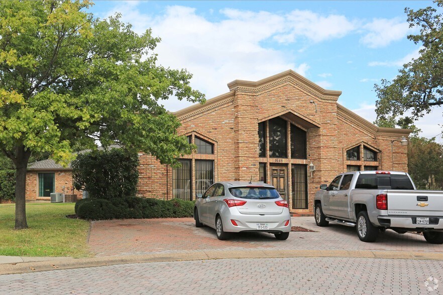 9285 Huntington Sq, North Richland Hills, TX à vendre - Photo principale - Image 1 de 7