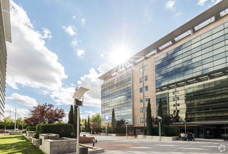 Calle Marie Curie, 17, Rivas-Vaciamadrid, Madrid à louer - Photo du bâtiment - Image 2 de 26