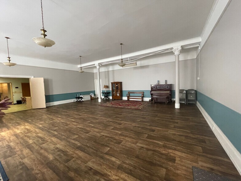 1688 Fulton Rd, Cleveland, OH à vendre - Photo du bâtiment - Image 3 de 9