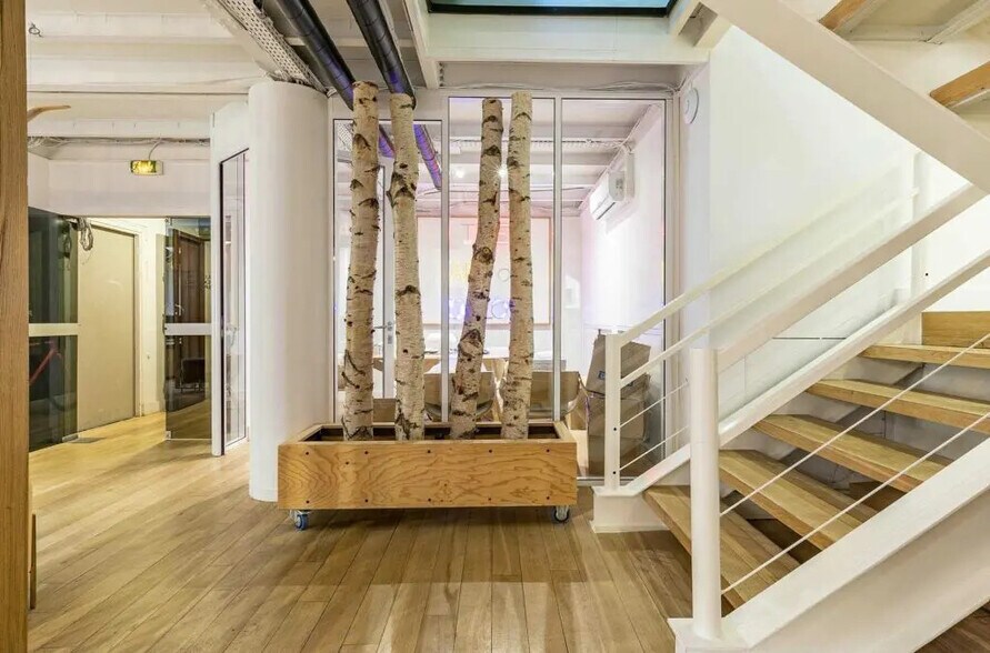 48 Rue De La Bienfaisance, Paris à louer - Photo du bâtiment - Image 2 de 13