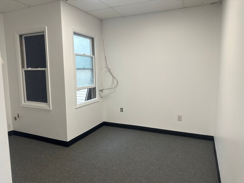 7 Northern Blvd, Great Neck, NY à louer - Photo intérieure - Image 3 de 5