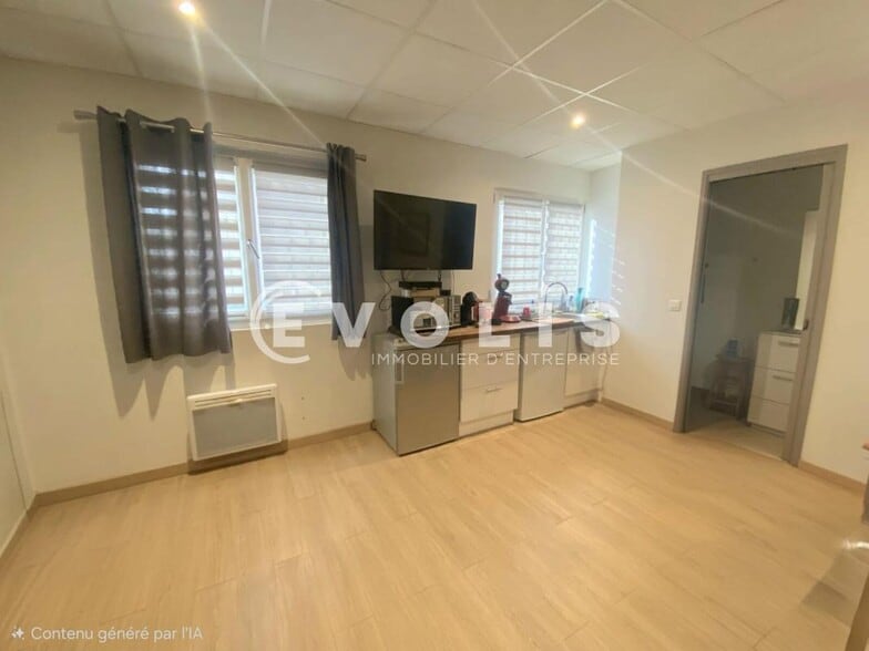Office in Saint-Maur-des-Fossés for lease - Interior Photo - Image 3 of 8