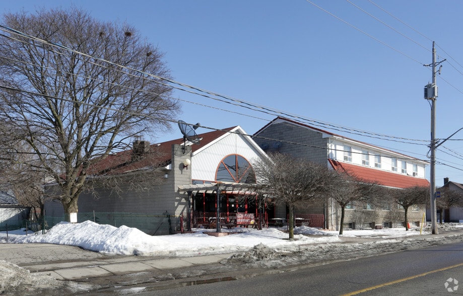 204 Samuelson St, Cambridge, ON for sale - Building Photo - Image 2 of 3
