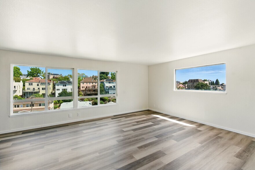 498 Capital St, Oakland, CA for sale - Building Photo - Image 3 of 24