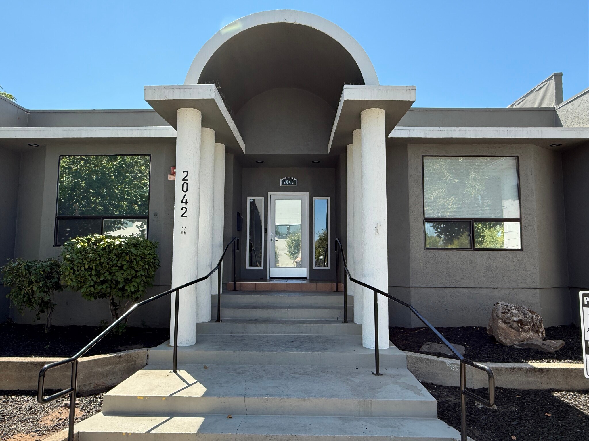 2042 Market St, Redding, CA à vendre Photo du bâtiment- Image 1 de 1