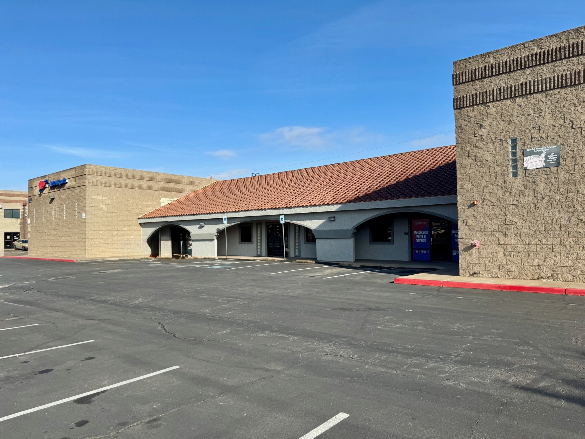 1300 N Boulder Hwy, Henderson, NV for lease Interior Photo- Image 1 of 13