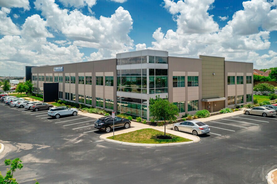 9810 State Highway 151, San Antonio, TX à louer - Photo du bâtiment - Image 2 de 7
