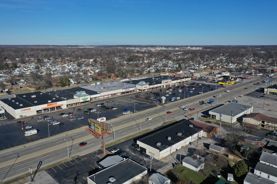 400 E Diamond Ave, Evansville, IN à louer - Photo du b timent - Image 3 de 10