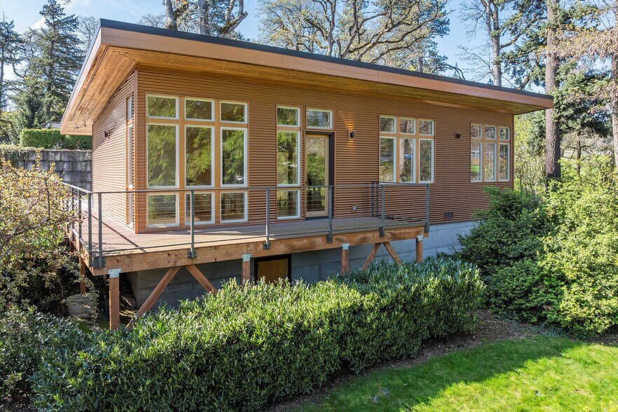 3235 Cascade Ave, Hood River, OR à vendre - Photo du bâtiment - Image 2 de 35