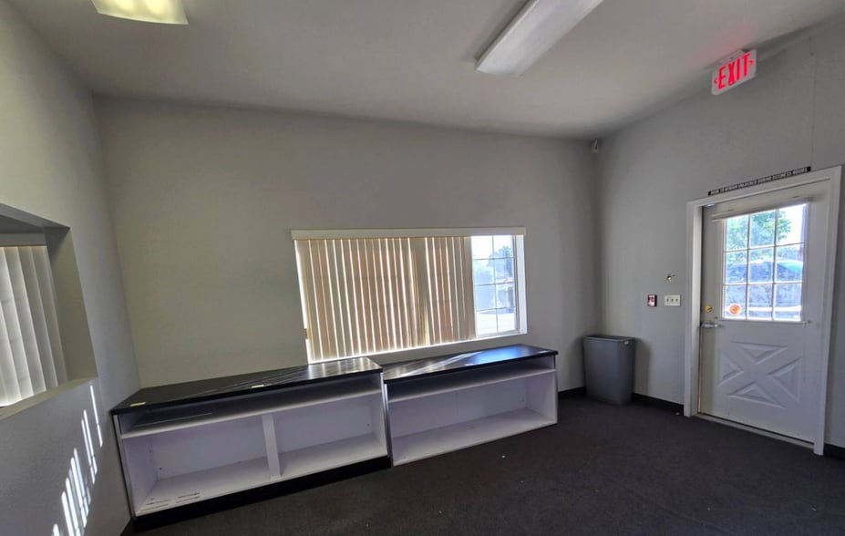 8841 Florentine Rd, Prescott Valley, AZ for lease - Building Photo - Image 3 of 5