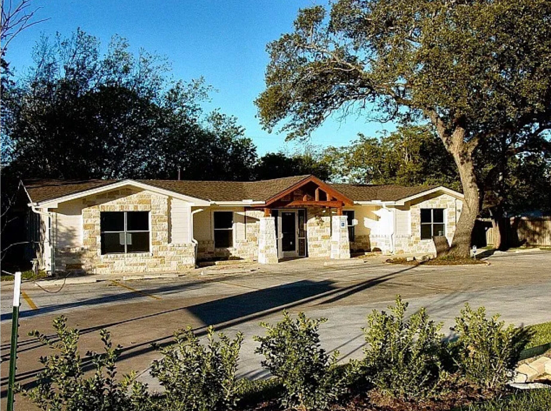 1616 Williams Dr, Georgetown, TX à vendre Photo du bâtiment- Image 1 de 1