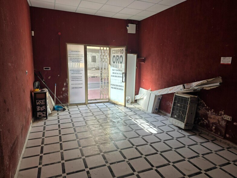 Retail in Novelda for lease - Interior Photo - Image 2 of 9