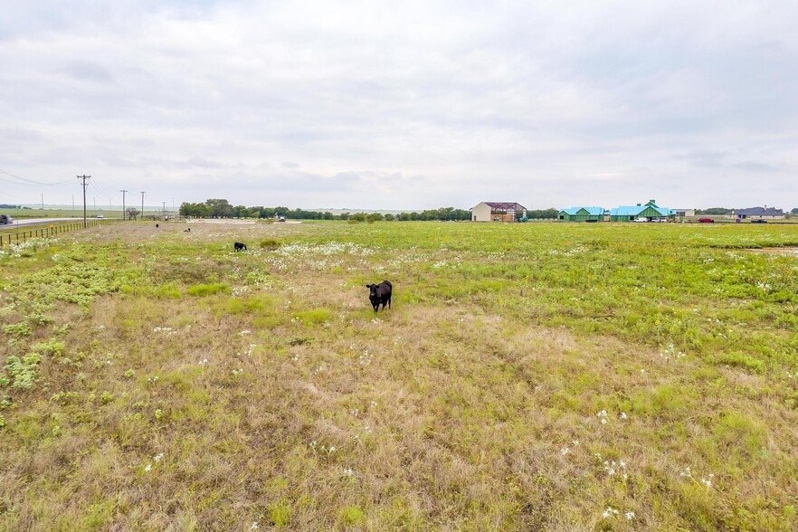 12700 W Rocky Creek Rd, Crowley, TX à vendre - Photo principale - Image 1 de 15