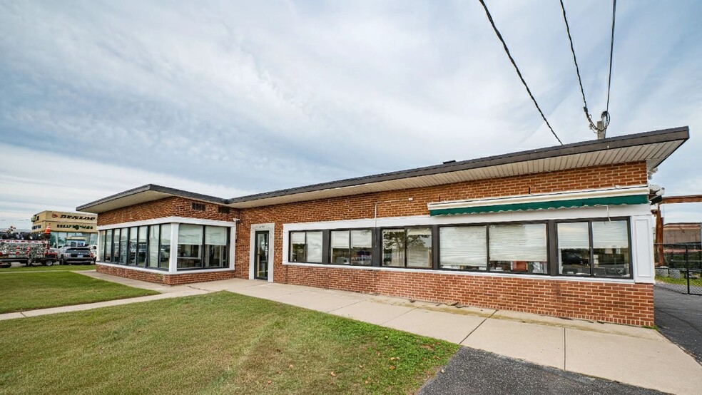 1250 Wellwood Ave, West Babylon, NY for sale - Building Photo - Image 2 of 15